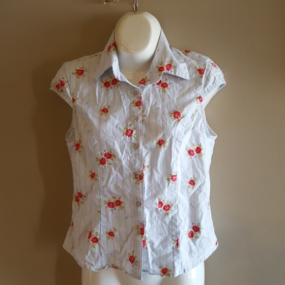 Zinc Tops - Capped shoulder button up blouse